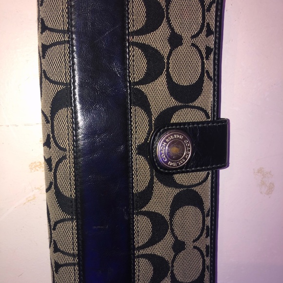 Authentic Coach Wallet - Picture 6 of 6